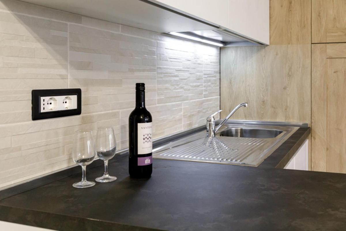 Bandiera 68 Apartment Cagliari Ngoại thất bức ảnh