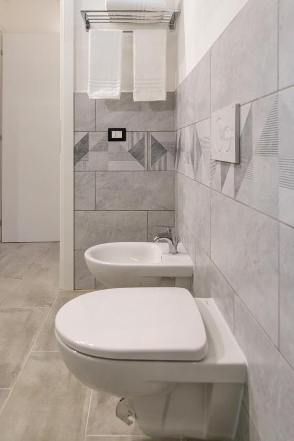 Bandiera 68 Apartment Cagliari Ngoại thất bức ảnh
