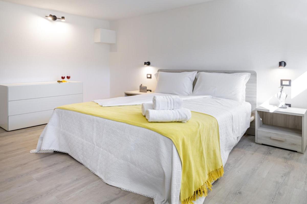 Bandiera 68 Apartment Cagliari Ngoại thất bức ảnh