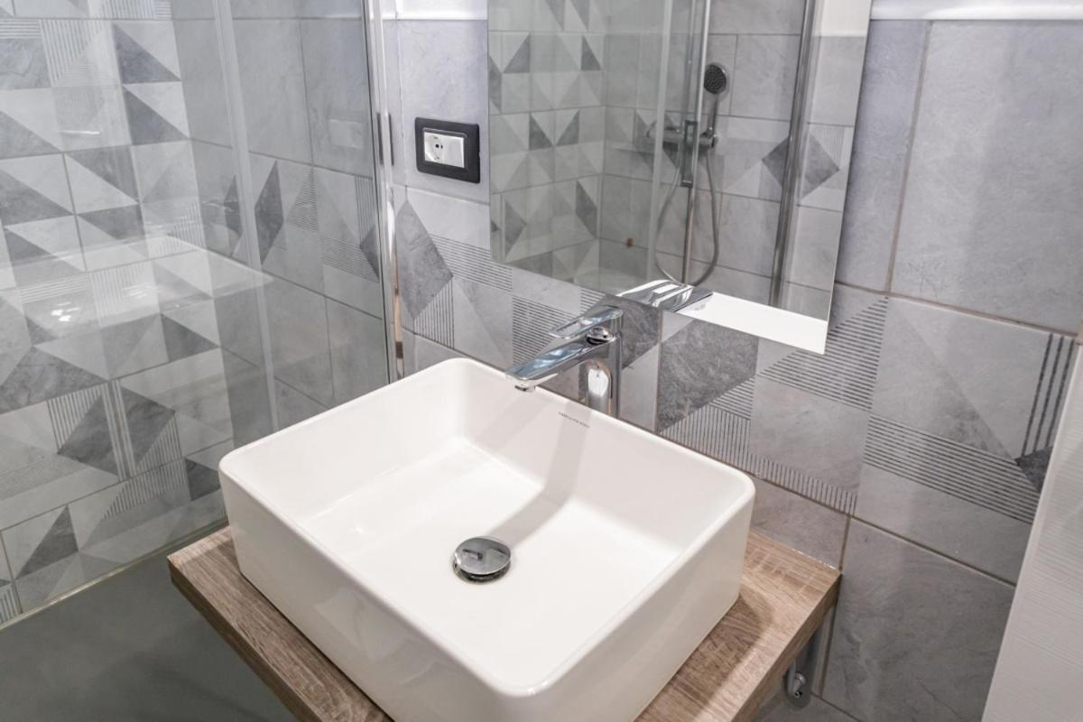 Bandiera 68 Apartment Cagliari Ngoại thất bức ảnh